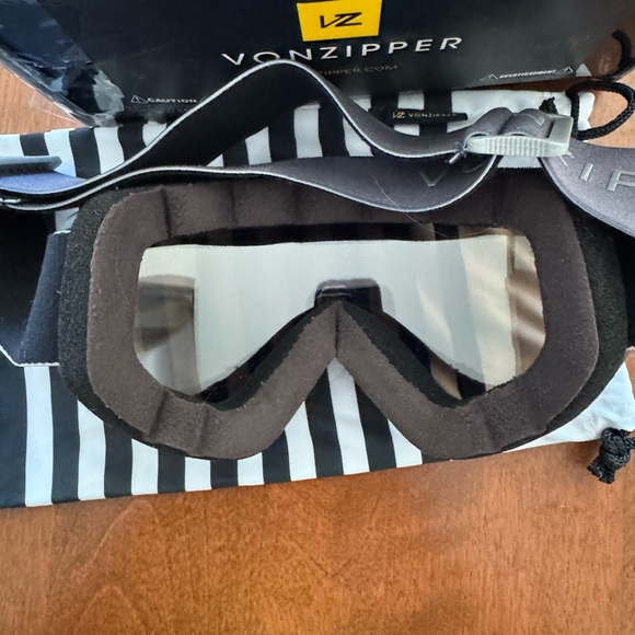 NIB Vonzipper Encore Gray Bronze Chrome Ski Snowboard Goggles - Picture 2 of 3
